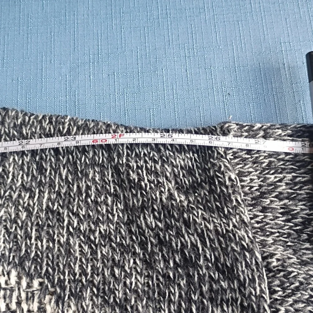 Men's Classic Gray and White Crewneck Sweater